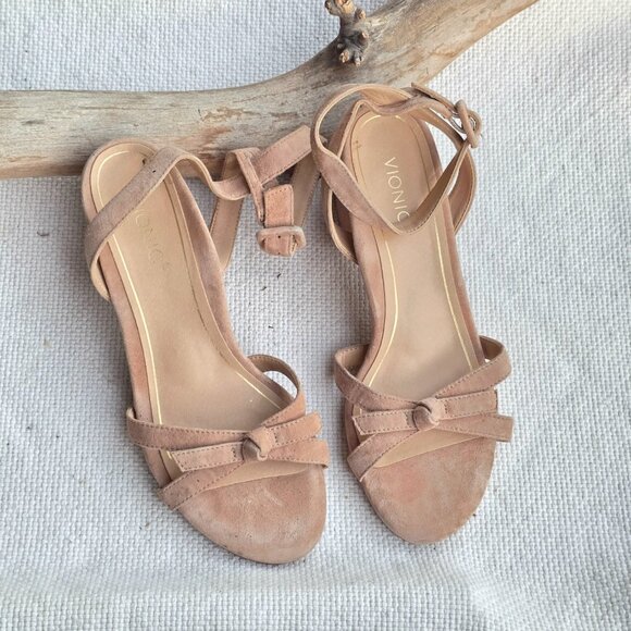 Vionic Rosabel nude suede block heel sandals - Picture 1 of 12